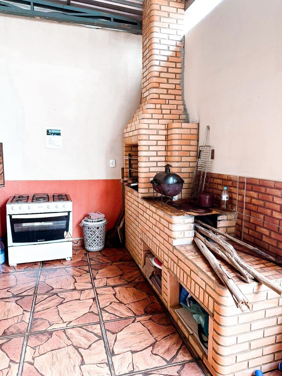 Churrasqueira e forno a lenha em alvenaria
